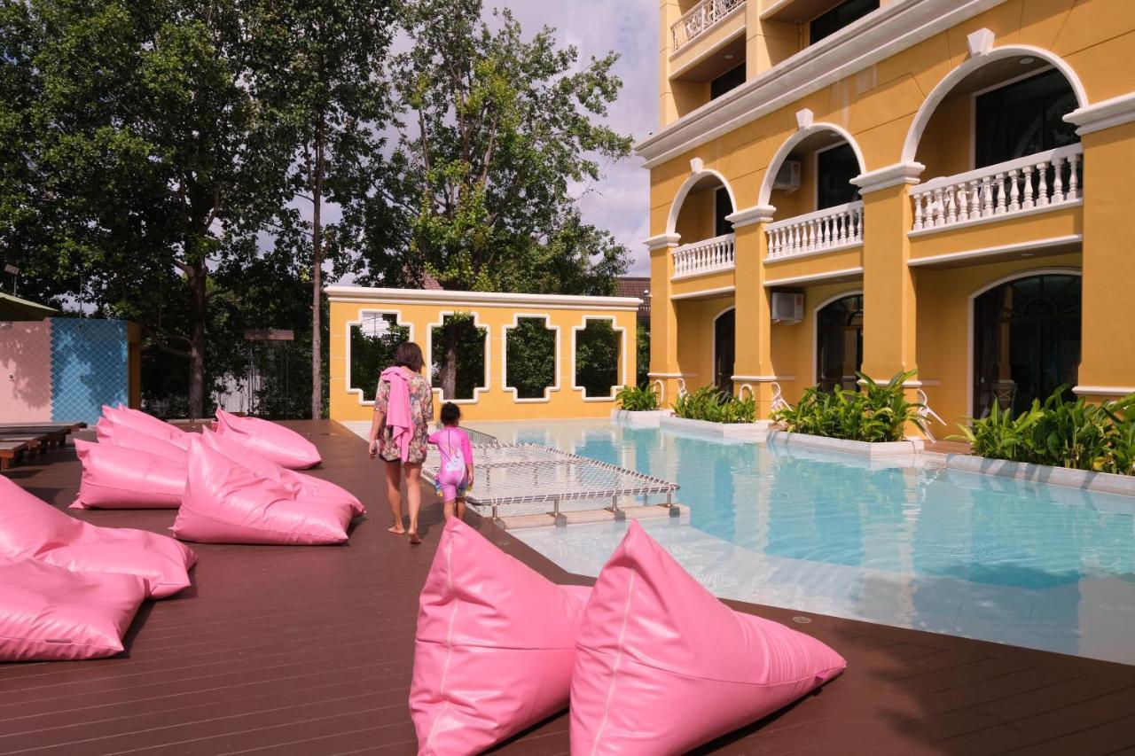 The Pineapple Hotel Krabi Exterior photo