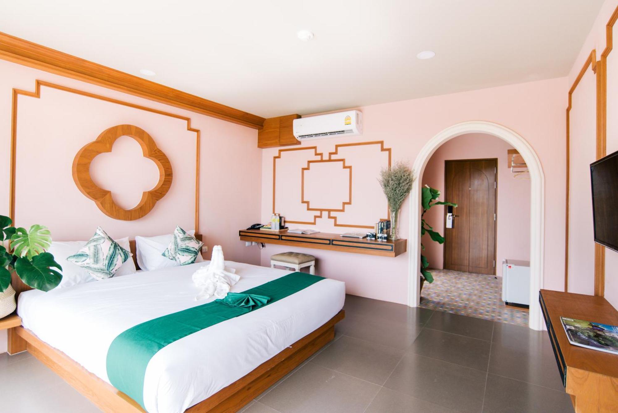 The Pineapple Hotel Krabi Exterior photo